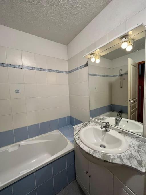 Chalet Vars 8 A 10 Personnes, Proche Des Pistes Exterior foto